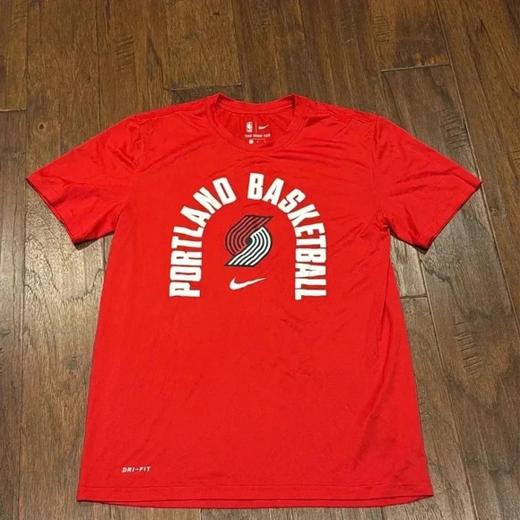 Medium PORTLAND TRAIL BLAZERS Red Tee - Picture 8 of 8